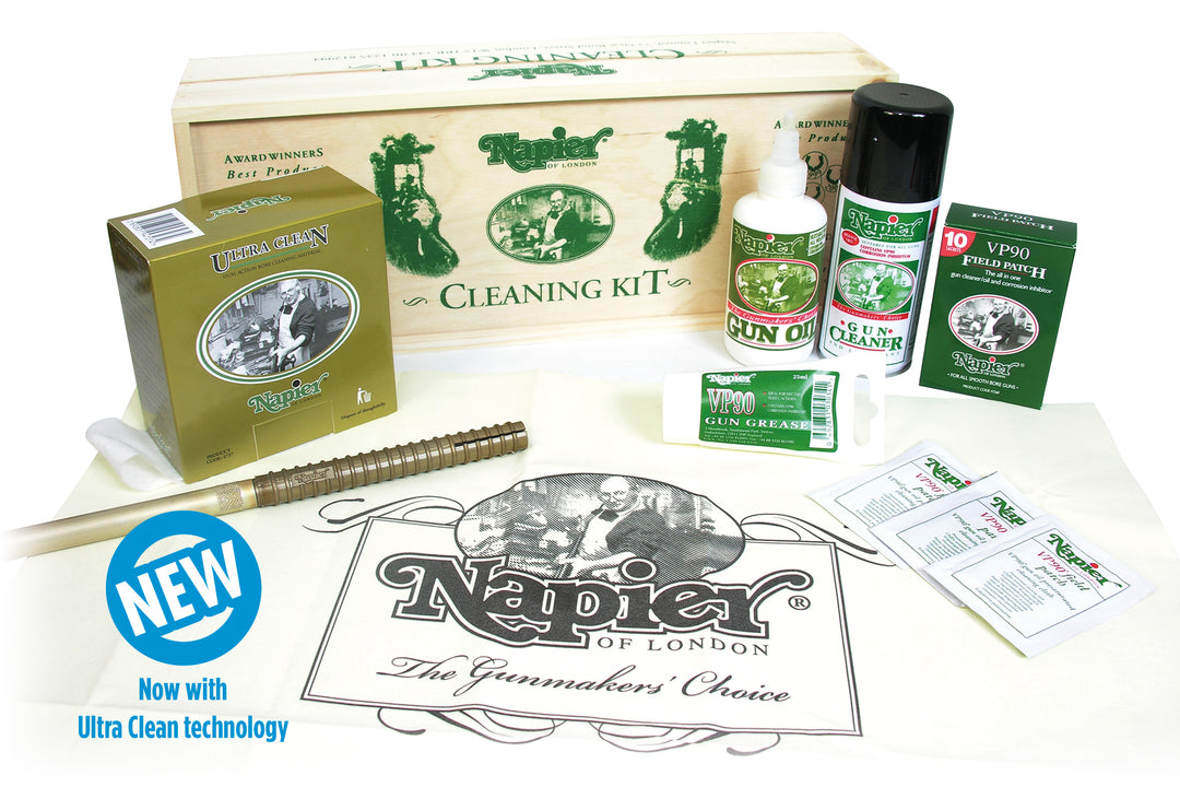 Shoot gun cleaning kit by Napier, for 12 shotguns and 20g shotguns. Presented in a wooden box.